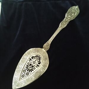 Vintage Godinger Silverplate Pie Cake Pastry Server Floral and Scrollwork Detail